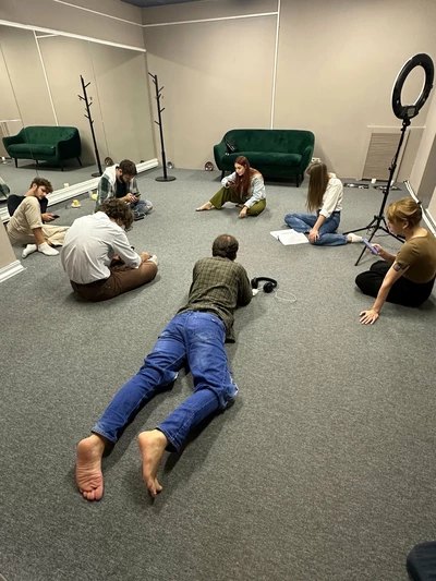 Театральний тімбілдинг: як акторські вправи зміцнюють команду